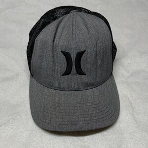 Hurley Black and Gray Cap